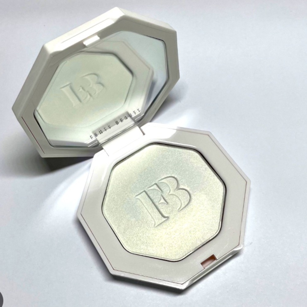Fenty Highlighter by Rihanna